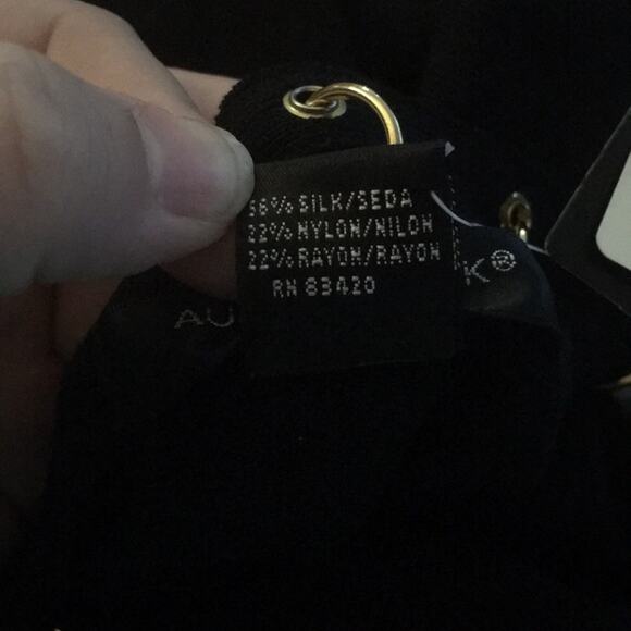 August Silk Knits Stretch Blouse Size Medium Black Ribbed Gold Grommet NWT $48 - Picture 11 of 11